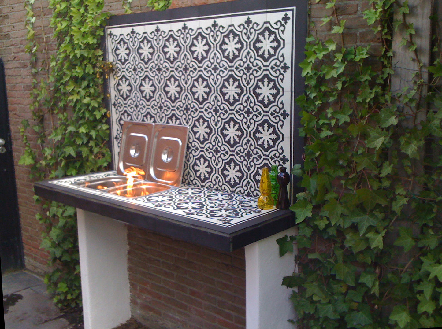 Negra 01 Corner