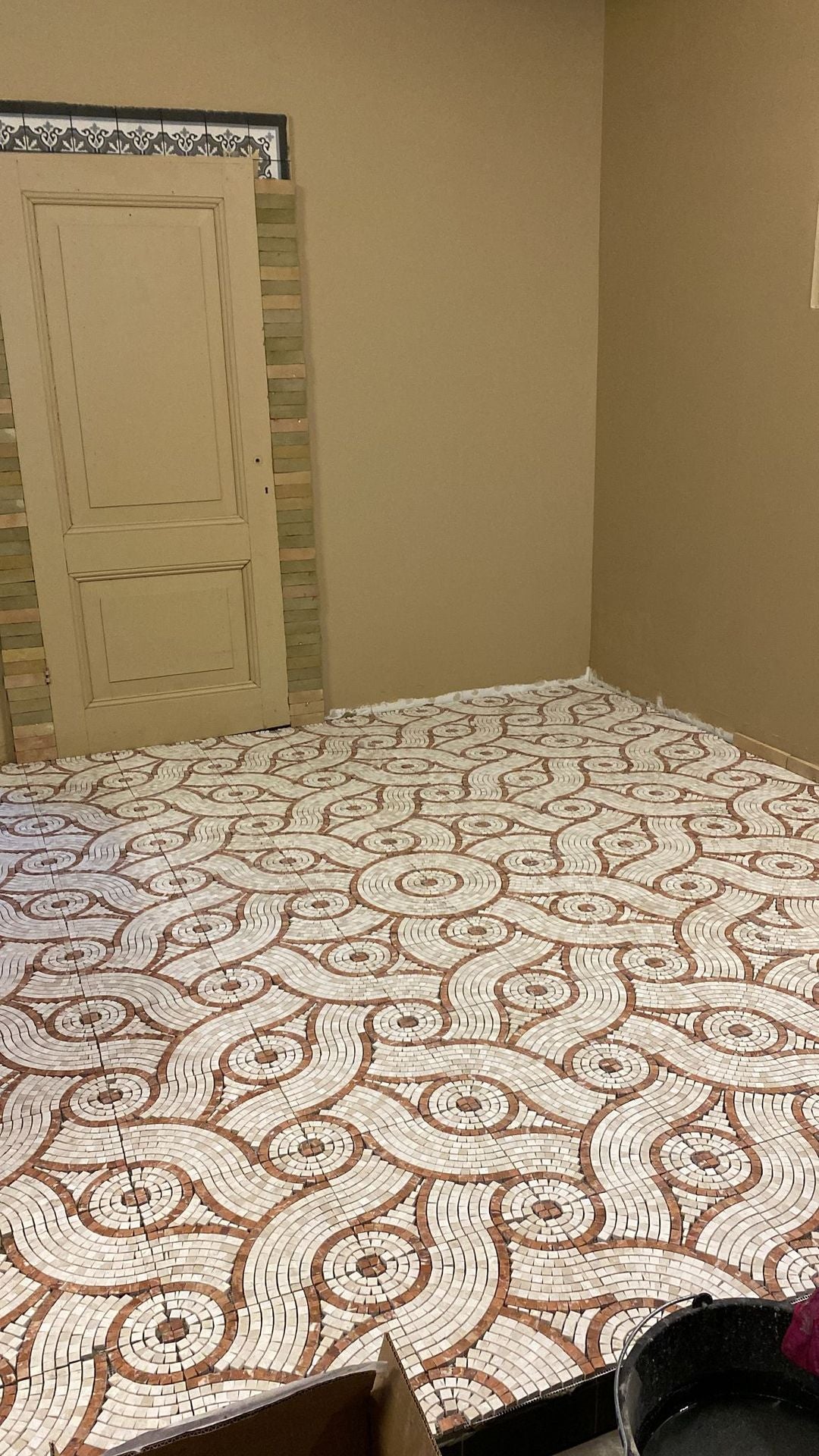 Mosaic Circle Bottocino