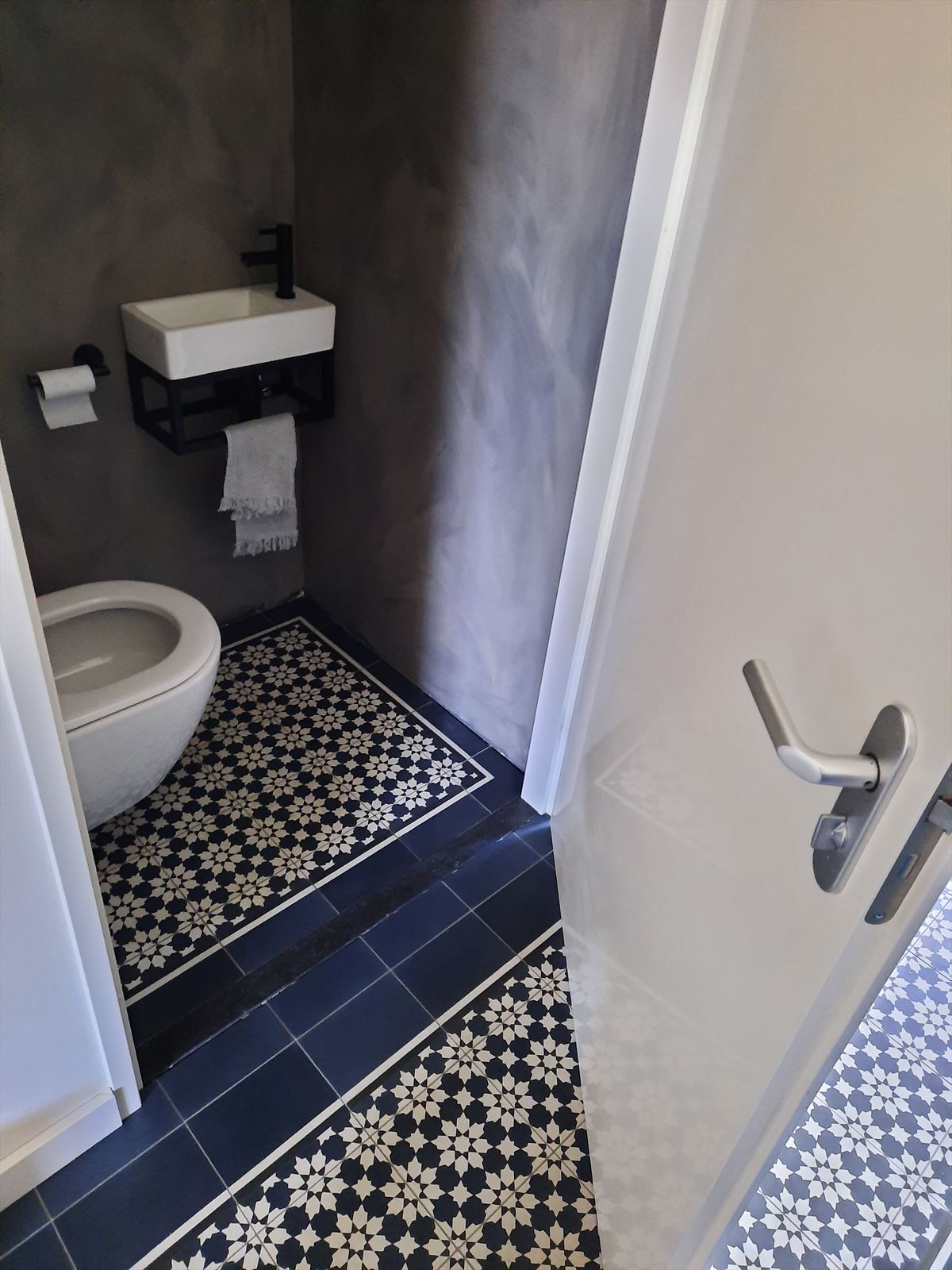 Azule 11 Corner Egal