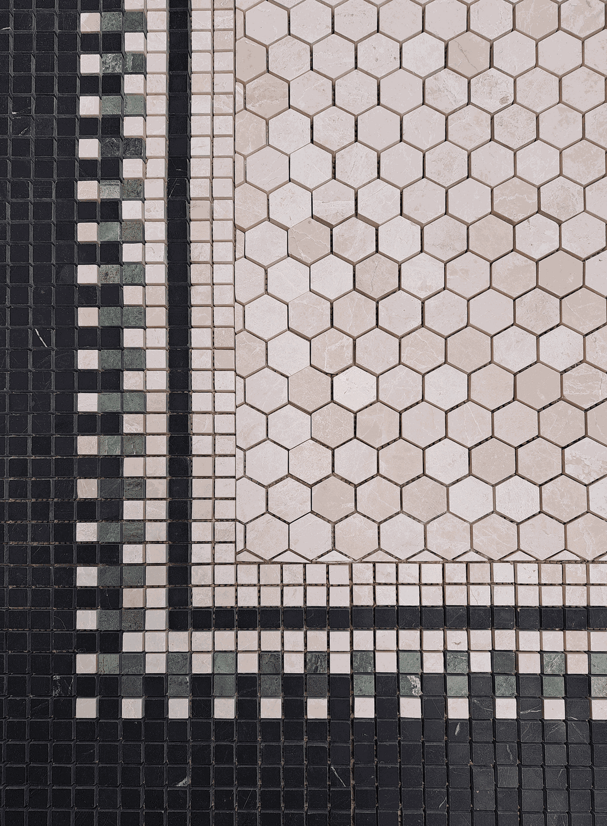 Mosaic Corner Block Pattern Bottocino