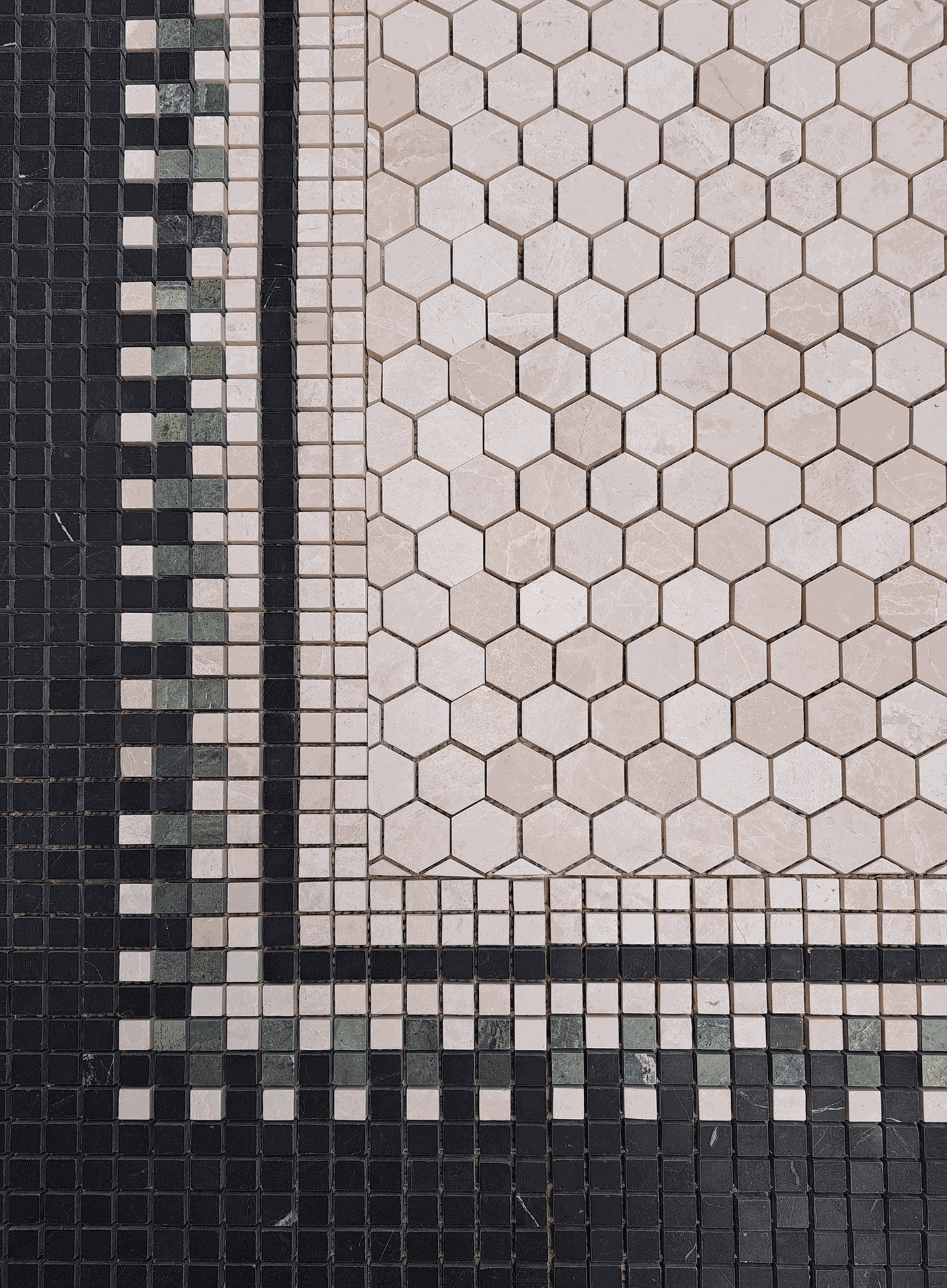 Mosaic Corner Block Pattern Bottocino