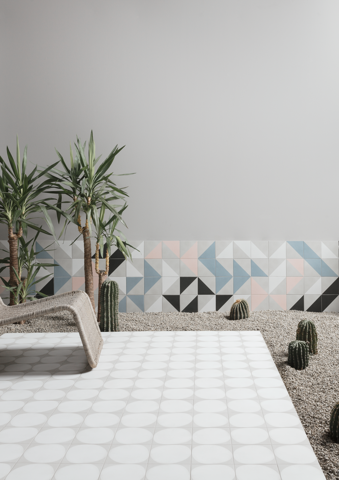 Pattern Diagonal White