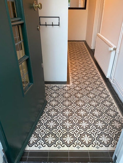 Gris 18 Border