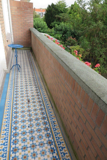Azule 06 Border