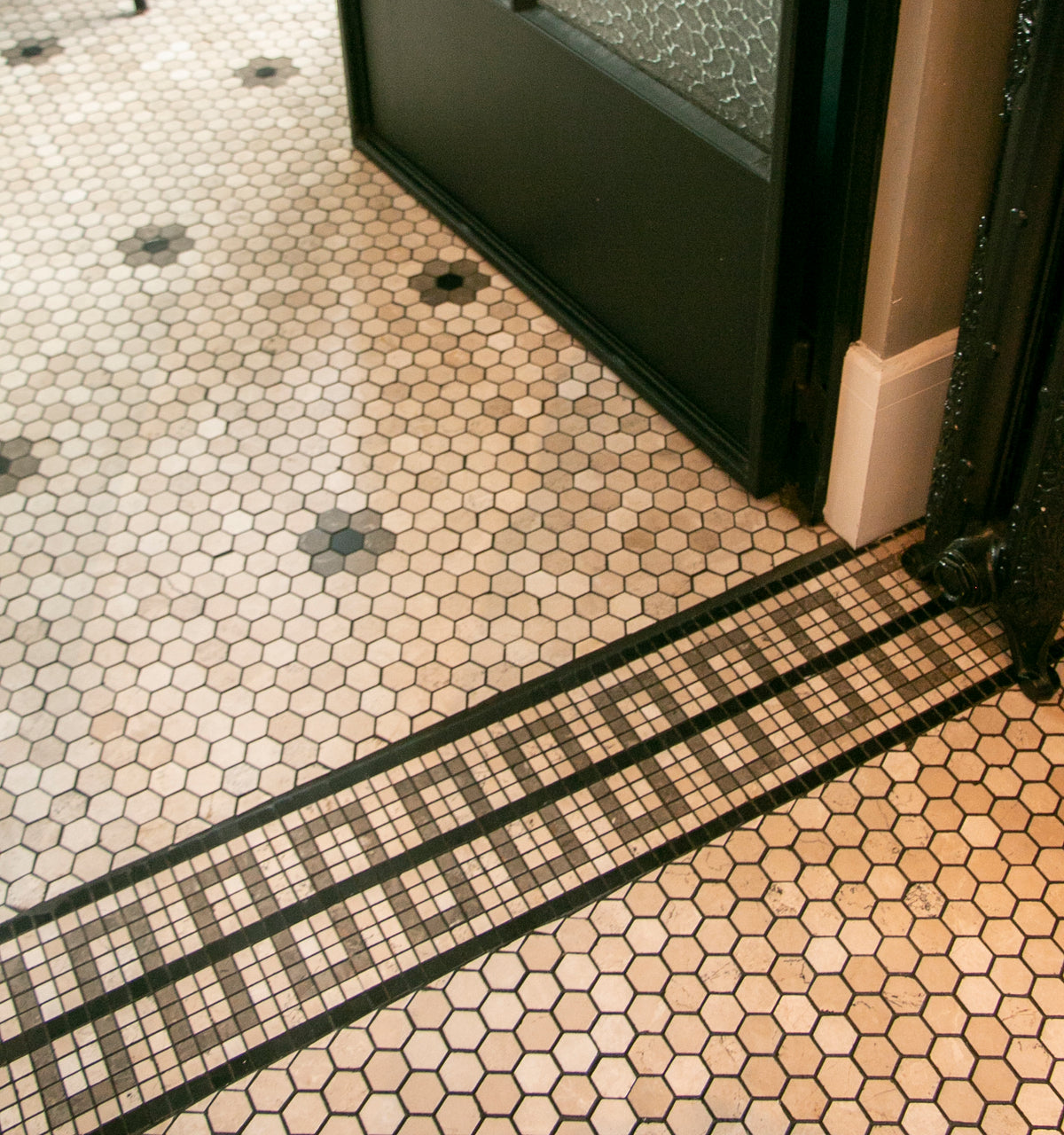Mosaic Border Pattern Bottocino